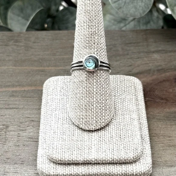 925 Sterling Silver with Abalone Shell Ring! Available in sizes 4-10! NEW! - Picture 2 of 6